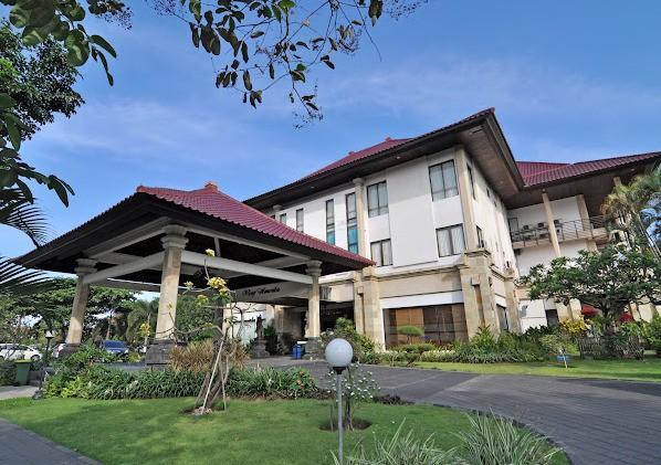 Tampilan gedung dan area layanan RSUP Prof. Dr. I.G.N.G. Ngoerah Denpasar