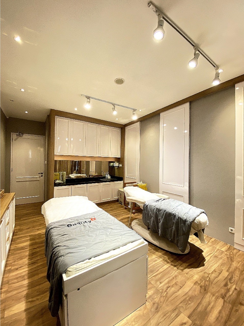 Living - Medical Beauty & Spa Beauty+ Clinic Tanjung duren - Buat Booking Online - HelloSehat