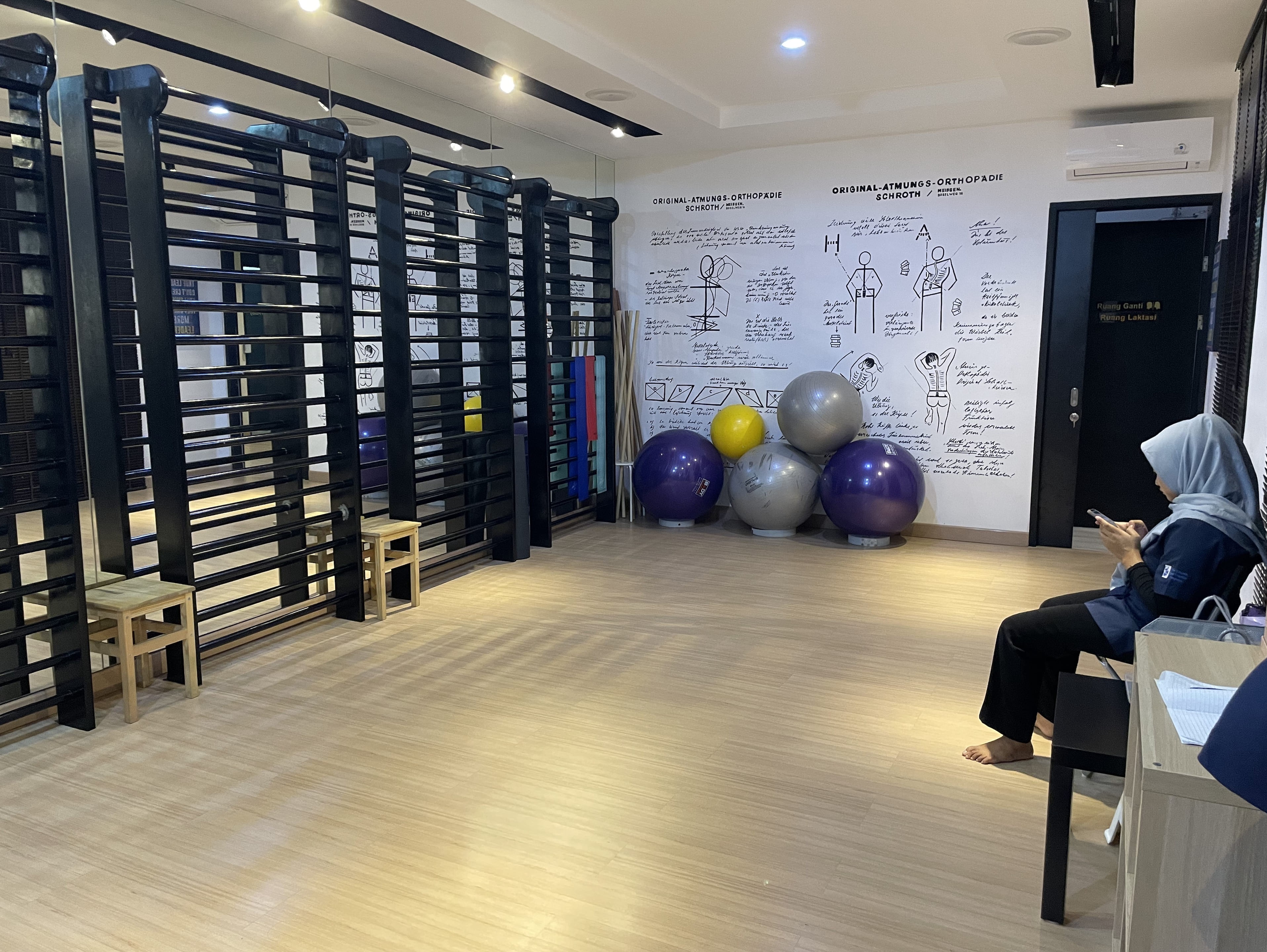 Gambar Spine Clinic Family Holistic Jakarta