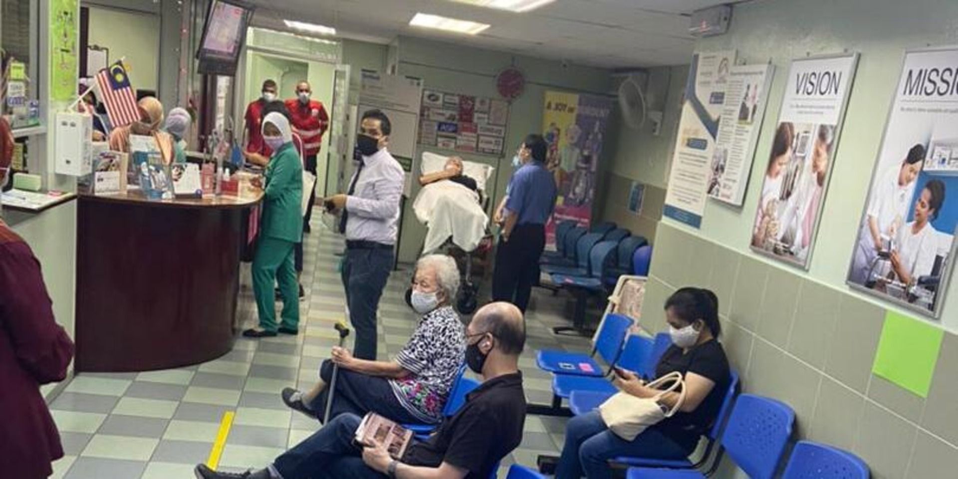 Suntikan Vaksin Influenza Dewasa - Hello Doktor - 6